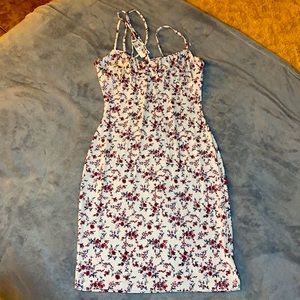 A nice casual dress with tiny flowers brand new